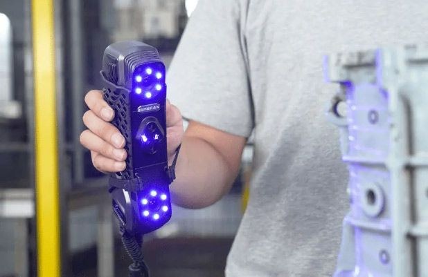 レーザー溶接の作業